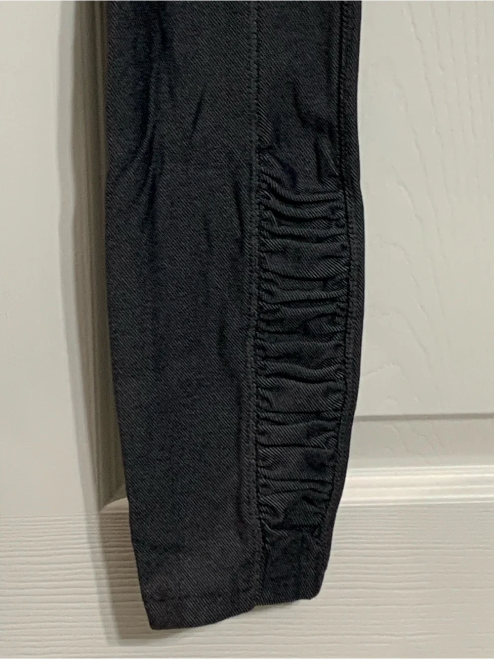 Reebok Women’s Dark Gray Athletic Leggings with Ruched Ankles
